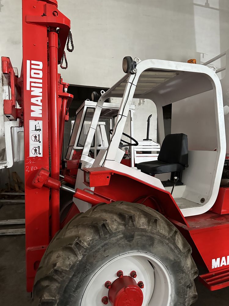 Manitou todo terreno de 2500 Kgrs triplex