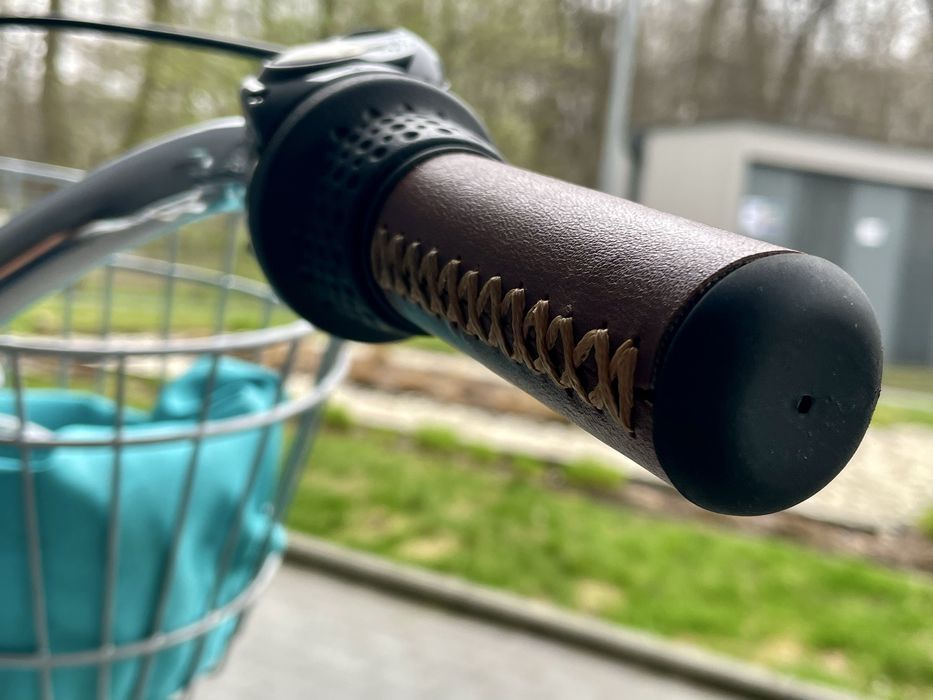 Rower damka holenderski miejski jak nowy kosz retro vintage biały