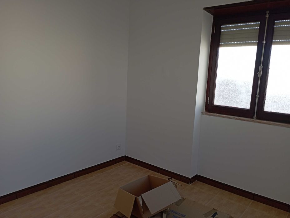 Arrenda-se andar de moradia  T2+1