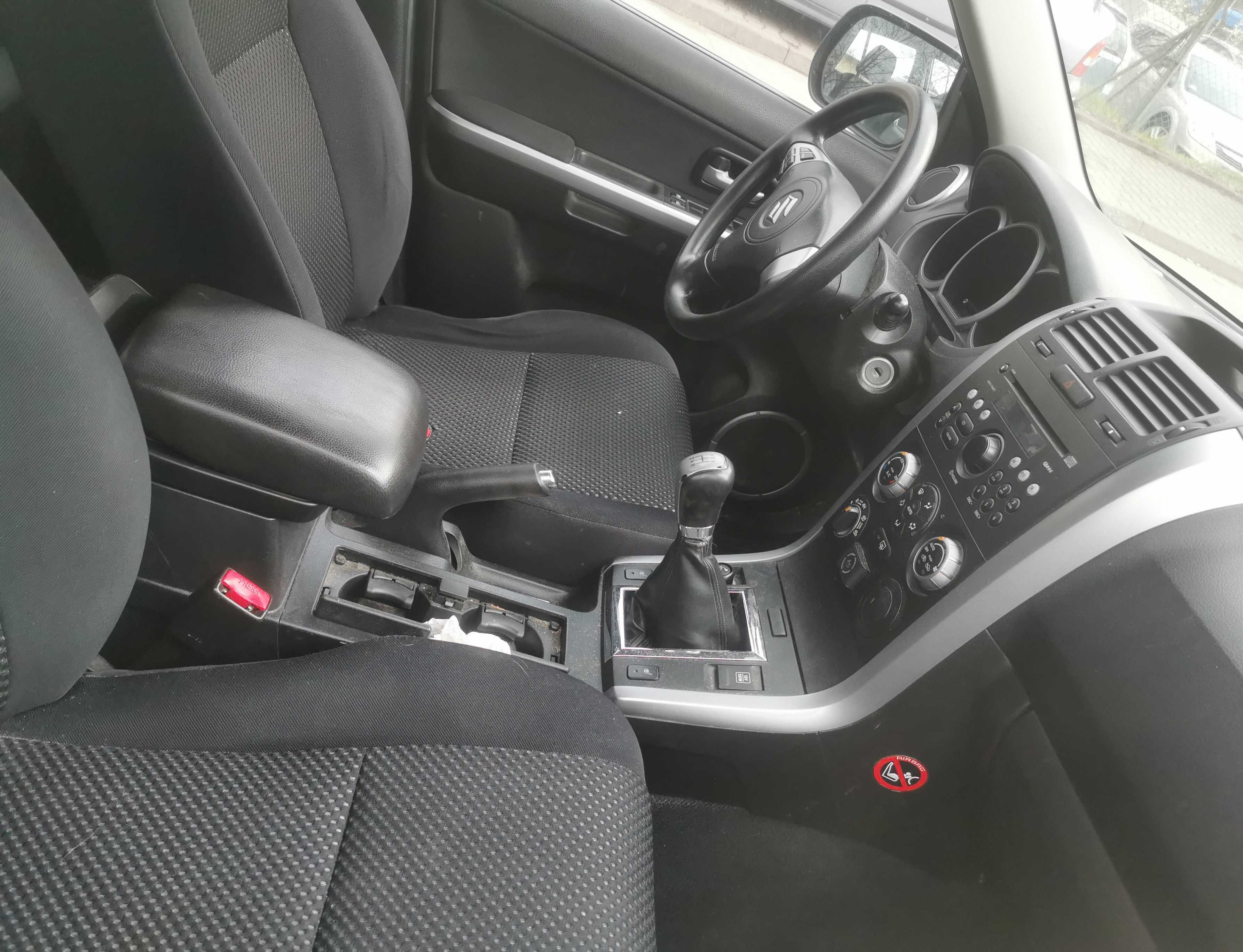 Suzuki grand vitara 2.0 z gazem 2005r uszkodzona czytaj opis