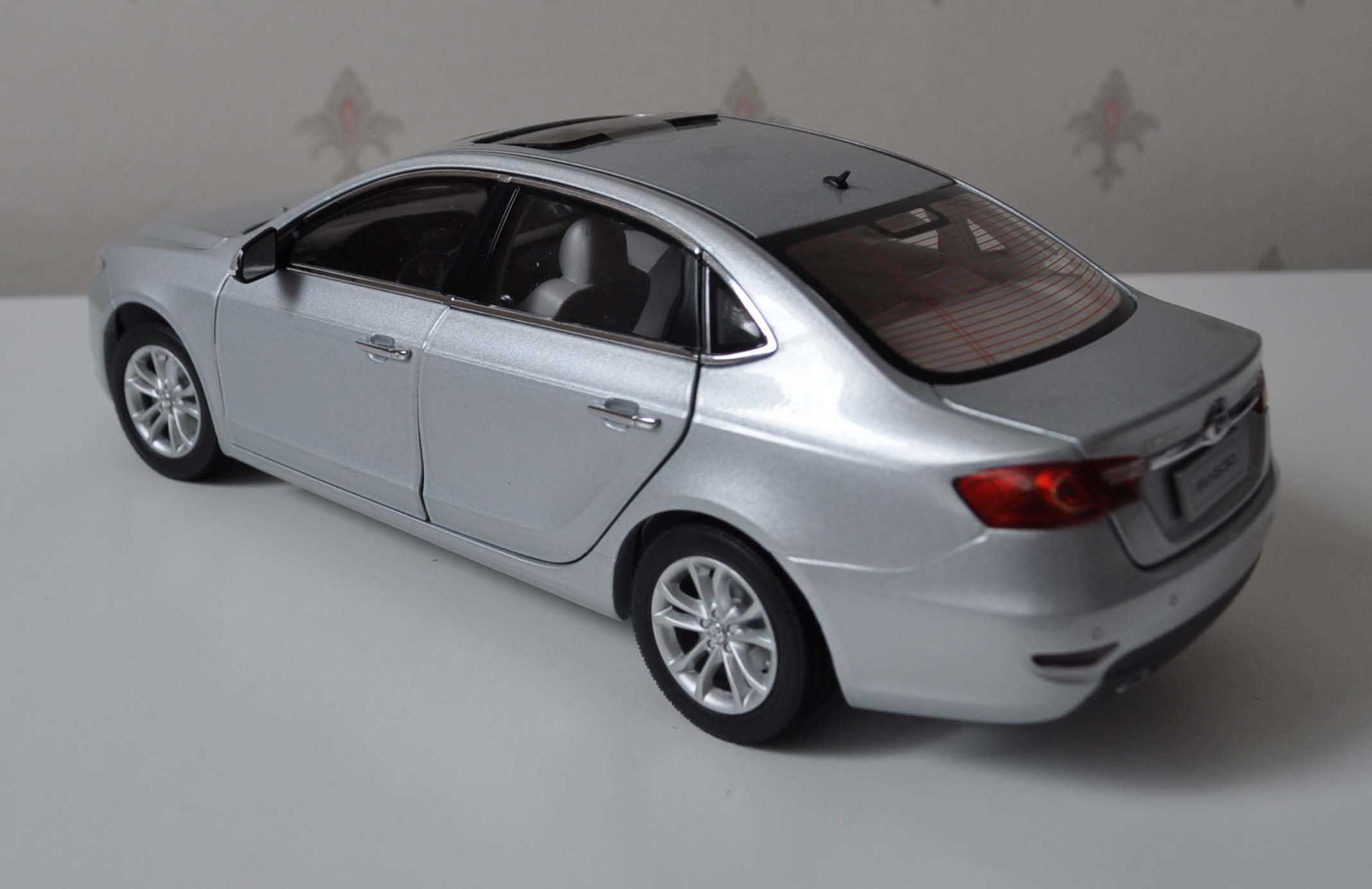 Brilliance H530 1:18 model w skali China