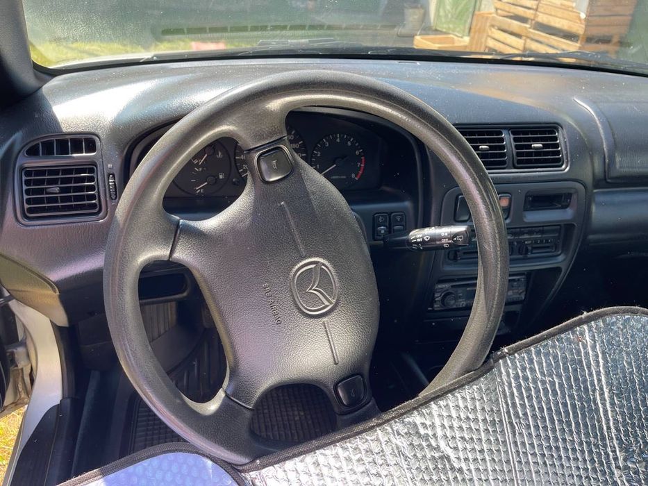 Mazda 323F 1998 1.5 бензин, передній привід + зимова резина