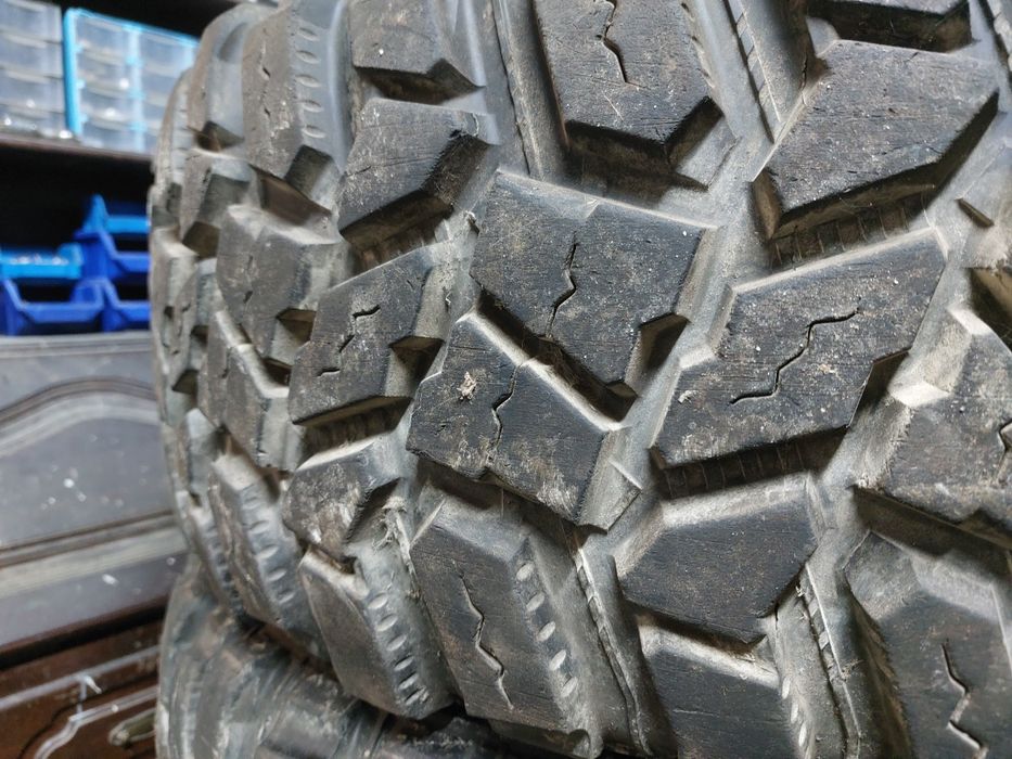 Pneus stt pro praticamente novos