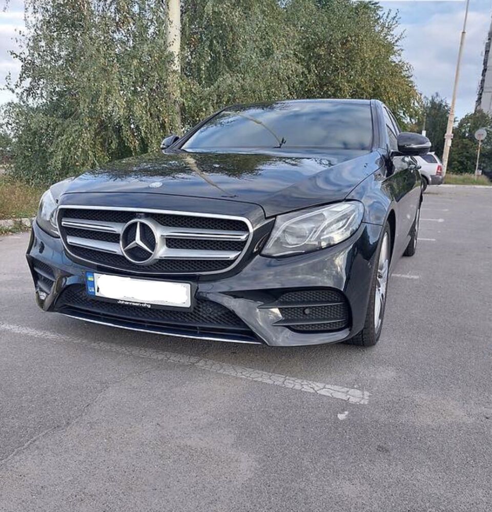 Бампер передний Mercedes Benz E class W213 AMG решетка радиатора
