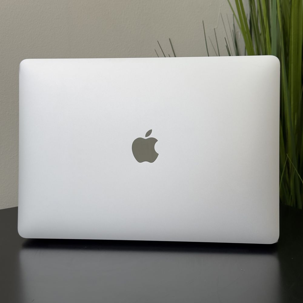 MacBook Air 2020	Silver	M1	8/256		$640№1516