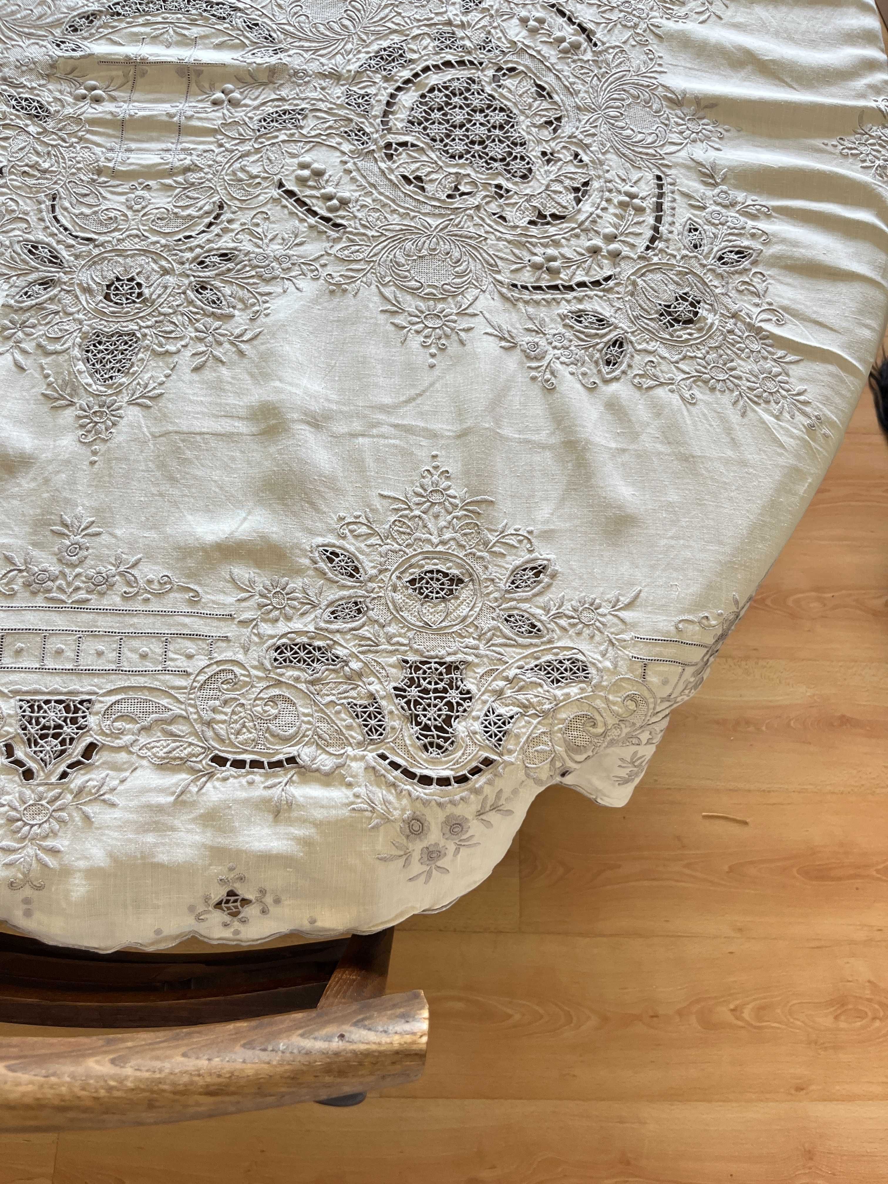 Toalha de Mesa em Bordado Madeira 100% Linho 8 Lugares