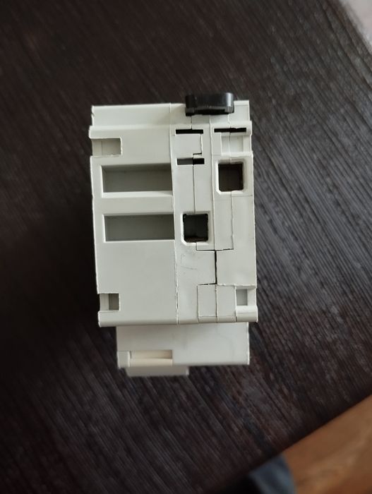 Диф автомат ABB201LC20A30..АВВ DS941-AC C16