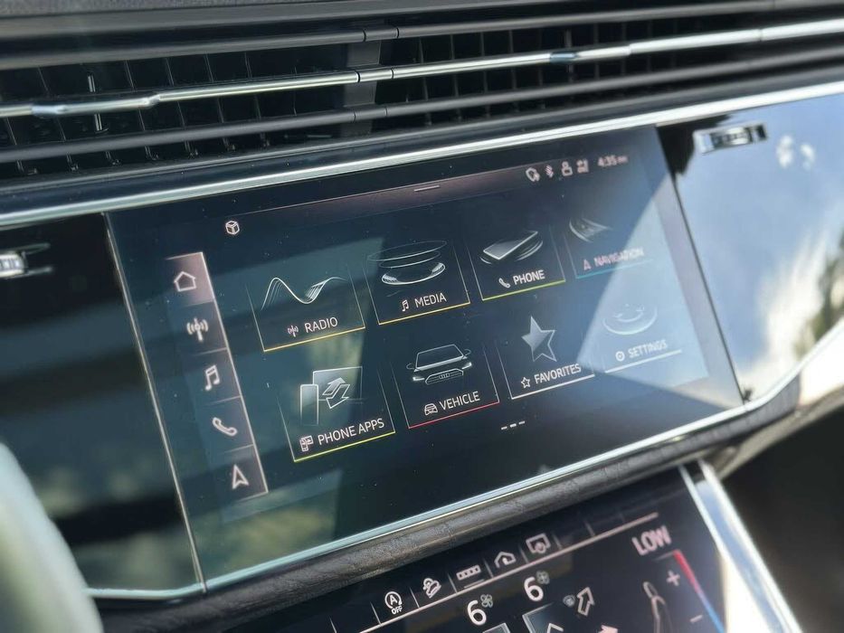 Audi Q8 quattro Premium Plus      2021