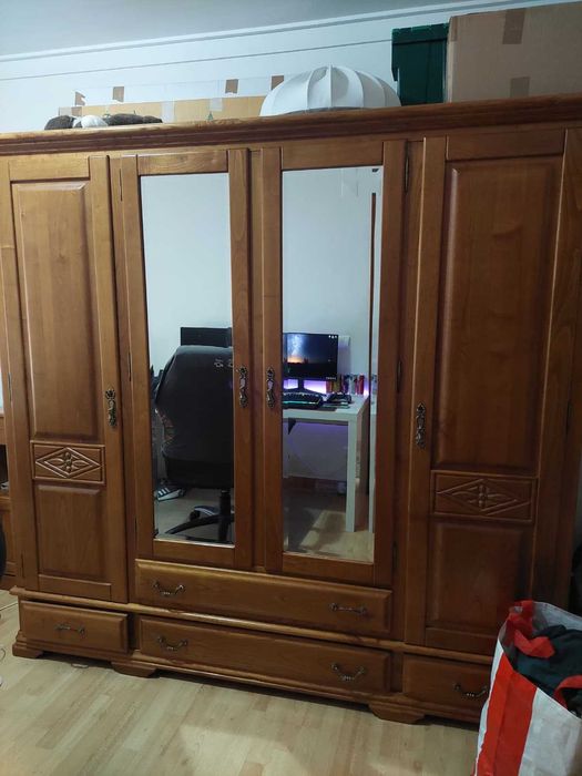 Roupeiro de Nogueira 2 metros de comprimento