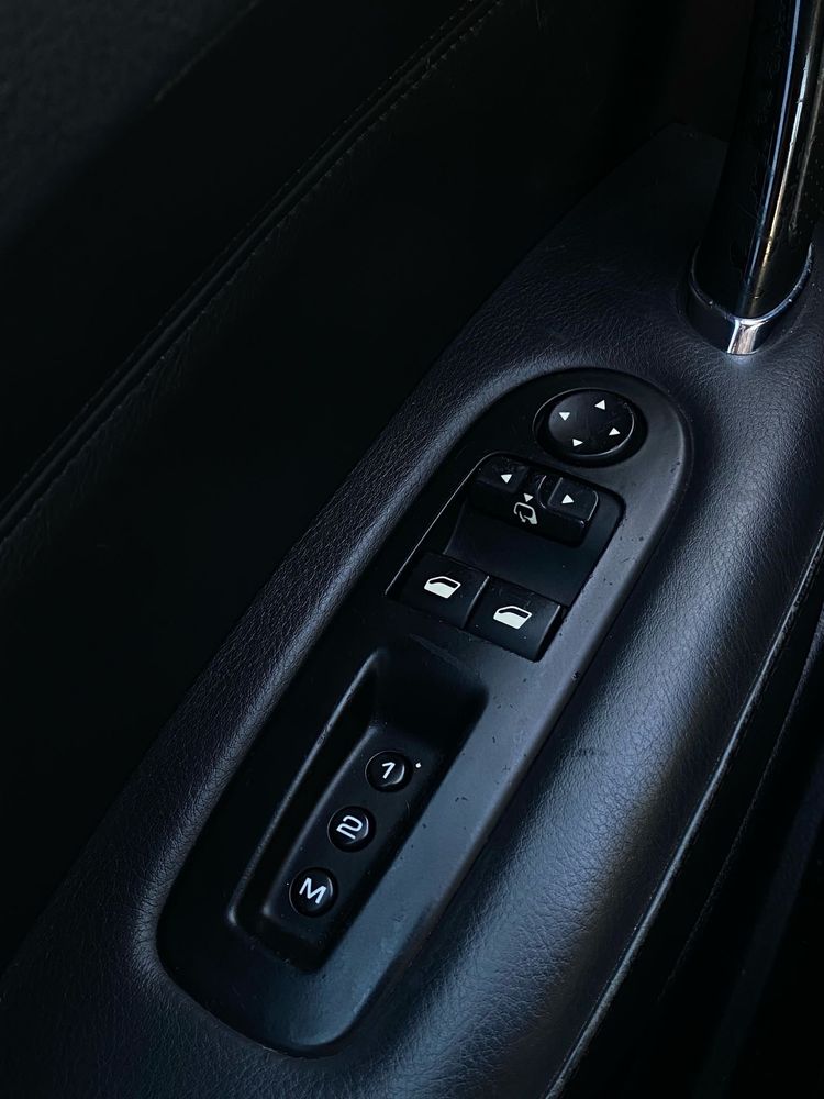 Peugeot 407 coupe