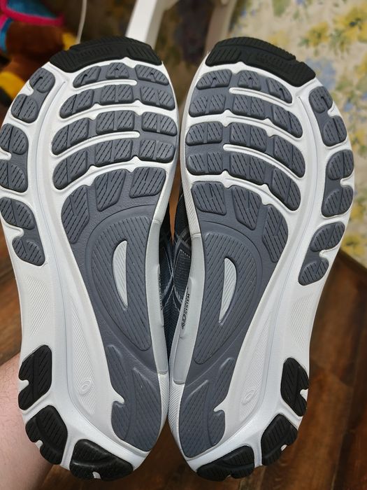 Оригінал 100% чоловічі кросівки asics kayano 31   eur 45