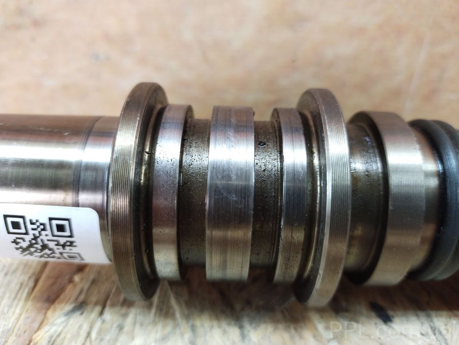 Subaru Forester SG 2002-2008 2.0B распредвал двигателя выпускной левый