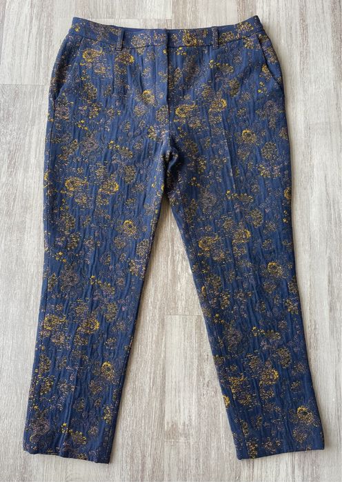 Calças azuis com flores (Caroll, tamanho 42)