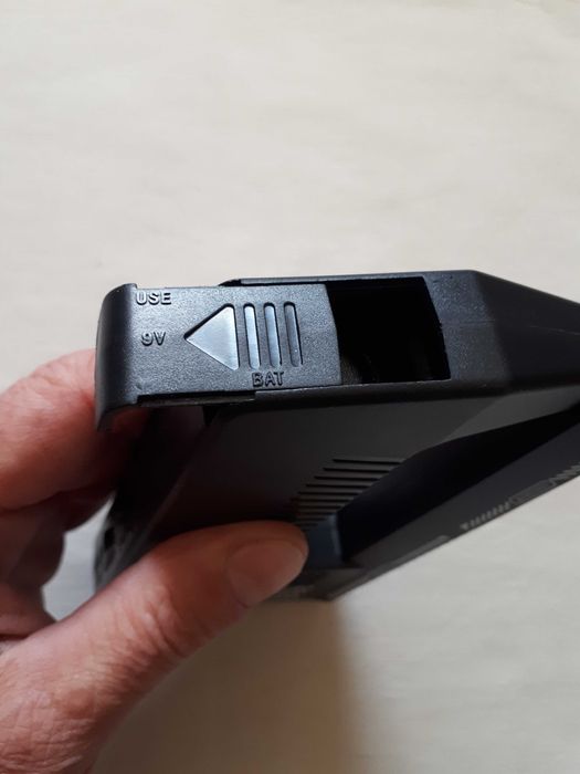 Настінний сканер металодетектор для труб, проводів