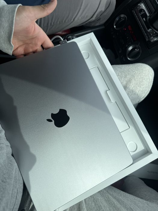 MacBook Pro 14 M3 8GB 512/SSD faktura