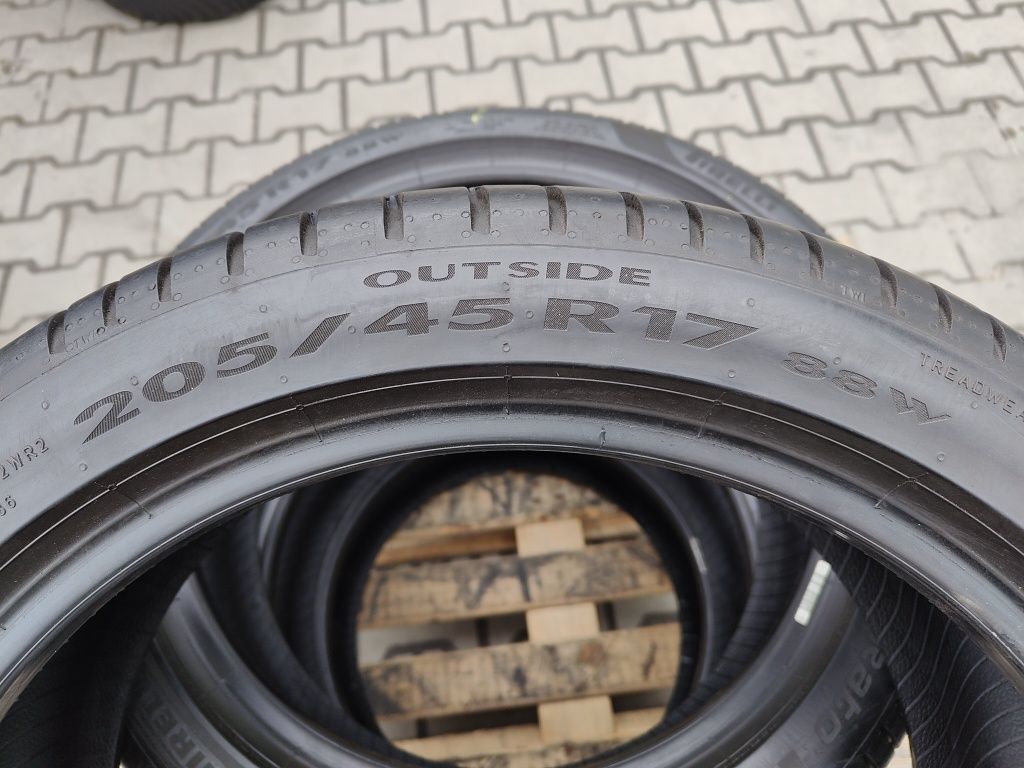 205/45/17 Pirelli Cinturato P7 run flat komplet