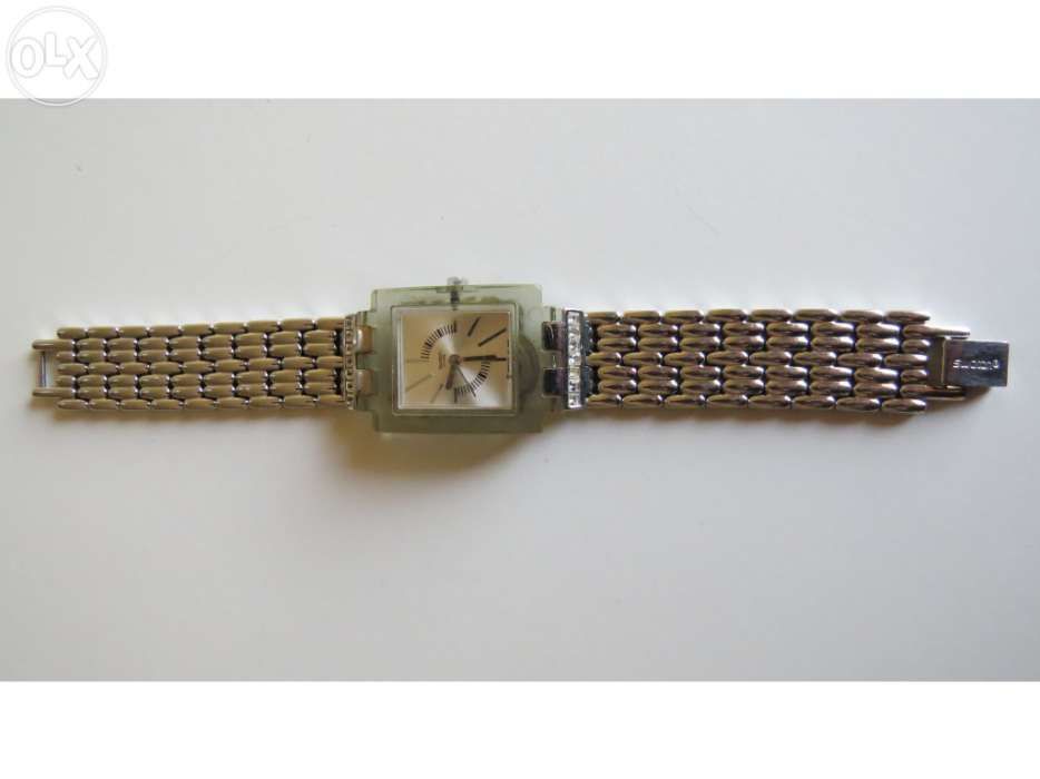 Relógio de coleção da Swatch com cristais swarovski