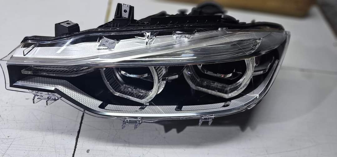 Farol frontal led BMW