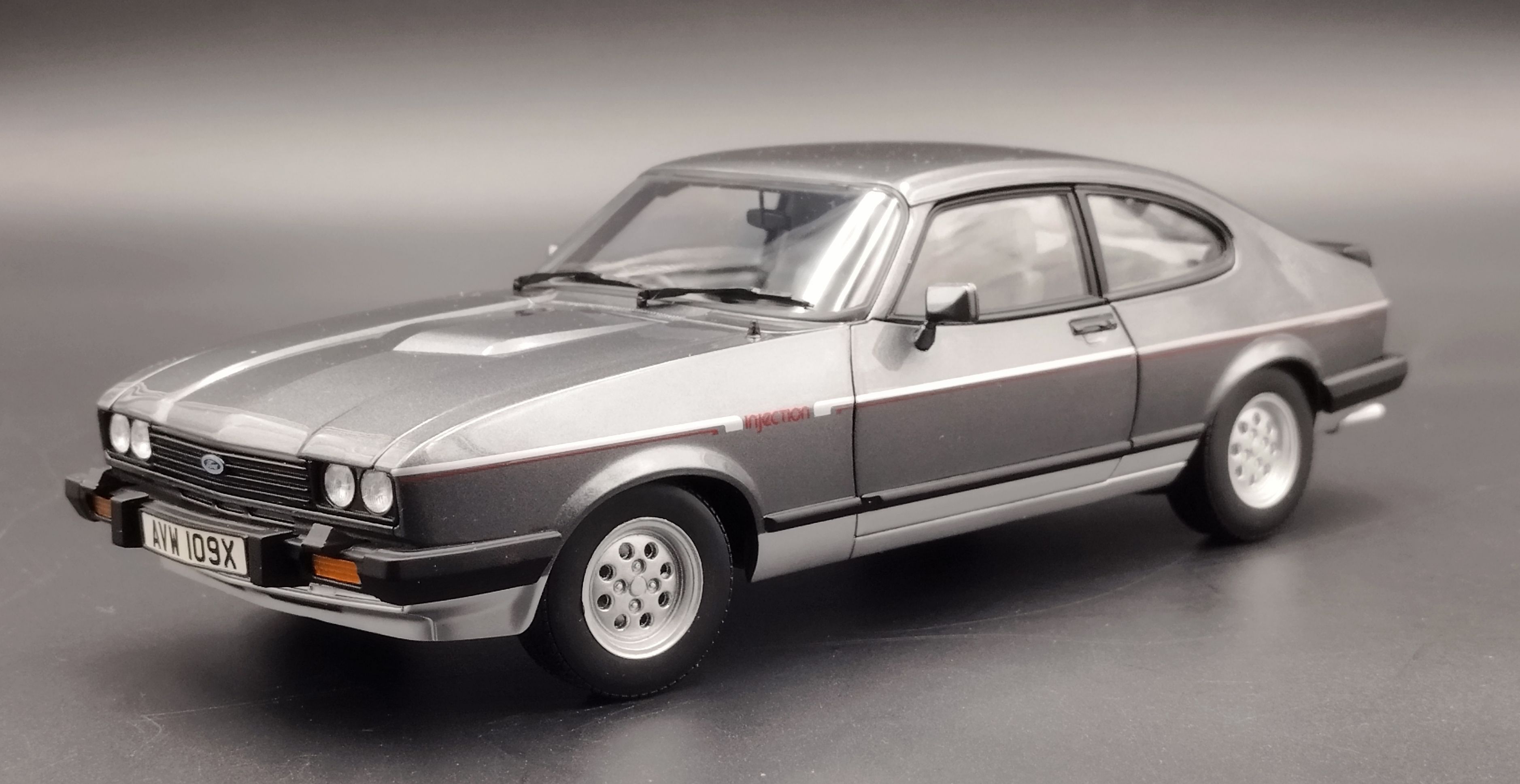 1:18 Norev 1981 Ford Capri MK.III 2.8 Injection RHD Grau Metallic