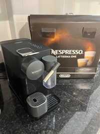 Máquina de Café DeLonghi Nespresso Lattissima One Evo