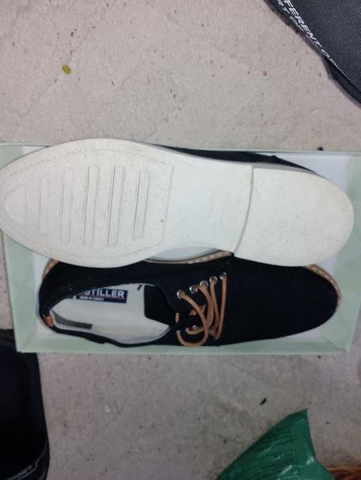 Ботинки зимни робочи 42 розмир 500 шапкы по. 200 красовкы 400