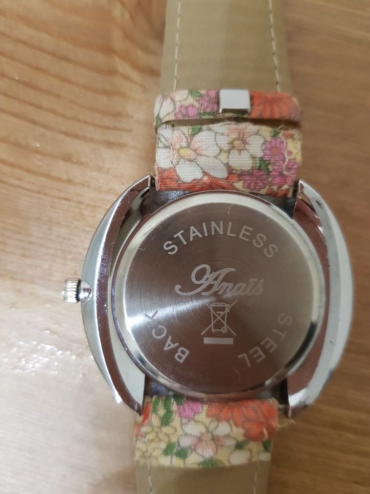 Zegarek damski w kwiaty