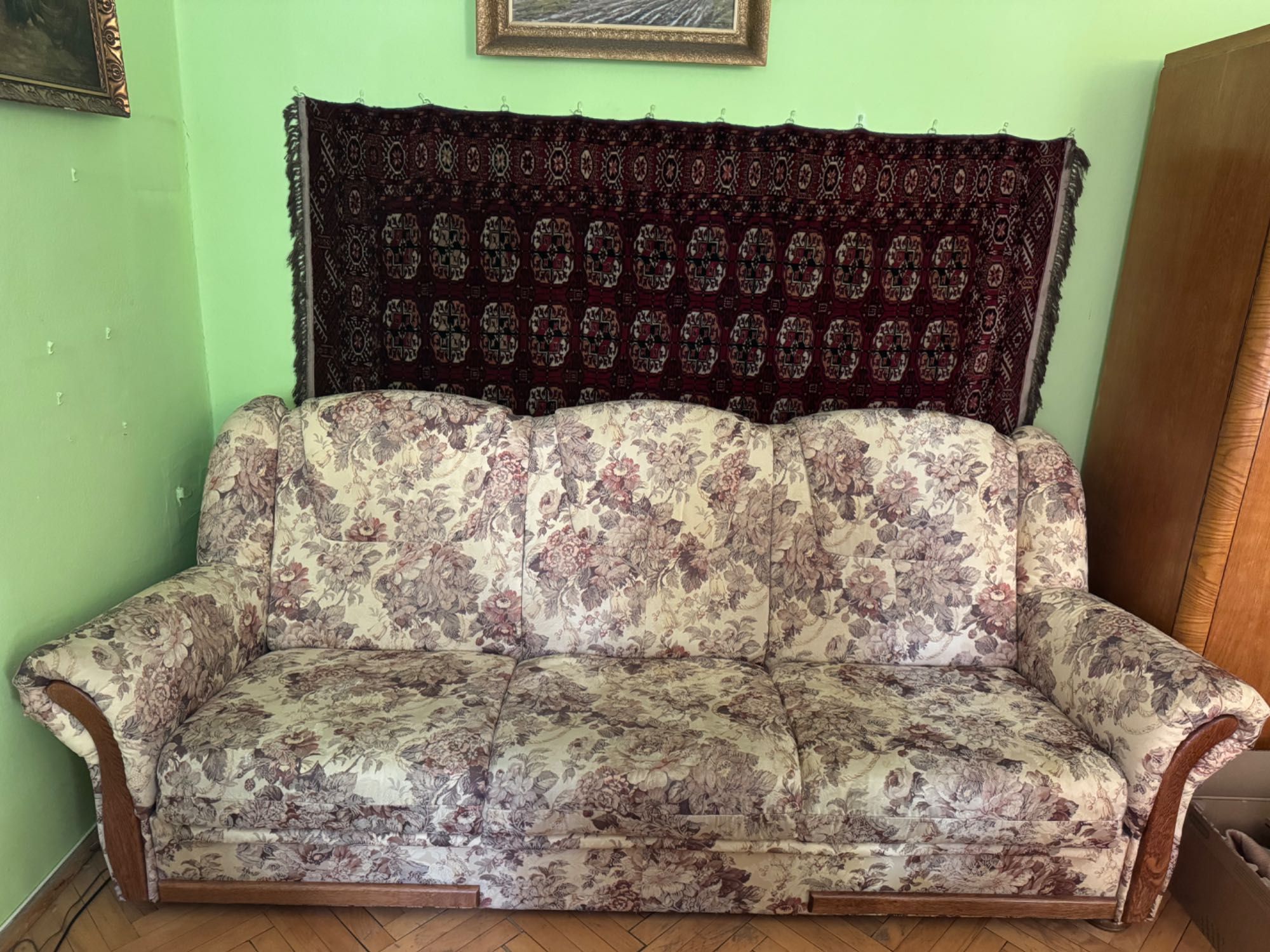 Sofa rozkładana w stylu retro