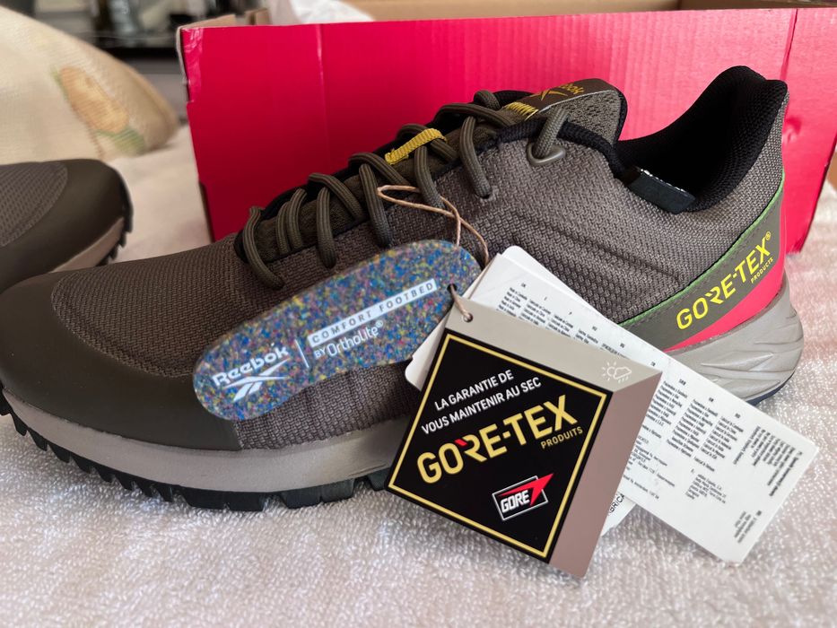 Sapatilhas de trek originais da marca Reebok novas na caixa Nº41,