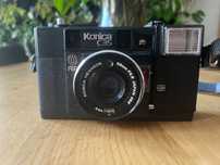Konica C35 AF2 – analogowy aparat 35mm (nieprzetestowany)