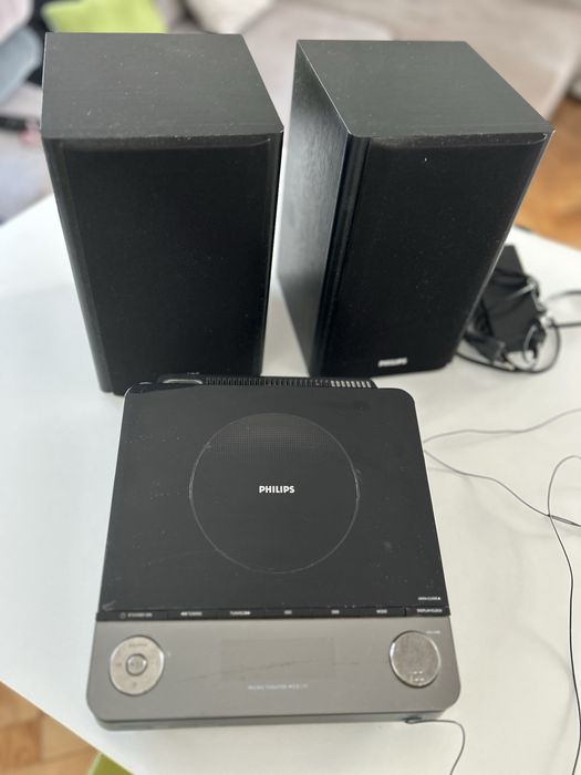 Aparelhagem Philips (2008) CD/DVD/USB. Em bom estado (Visor sem Luz).