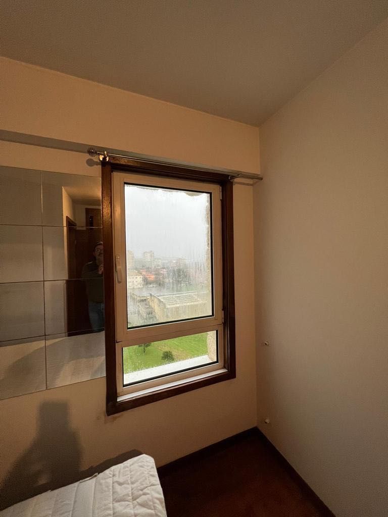 Quarto para arrendar na Foz do Douro