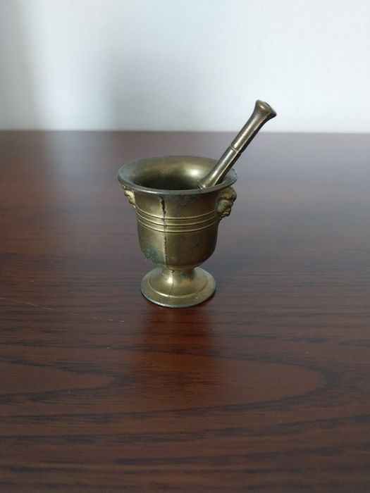 Nieduży moździerz.