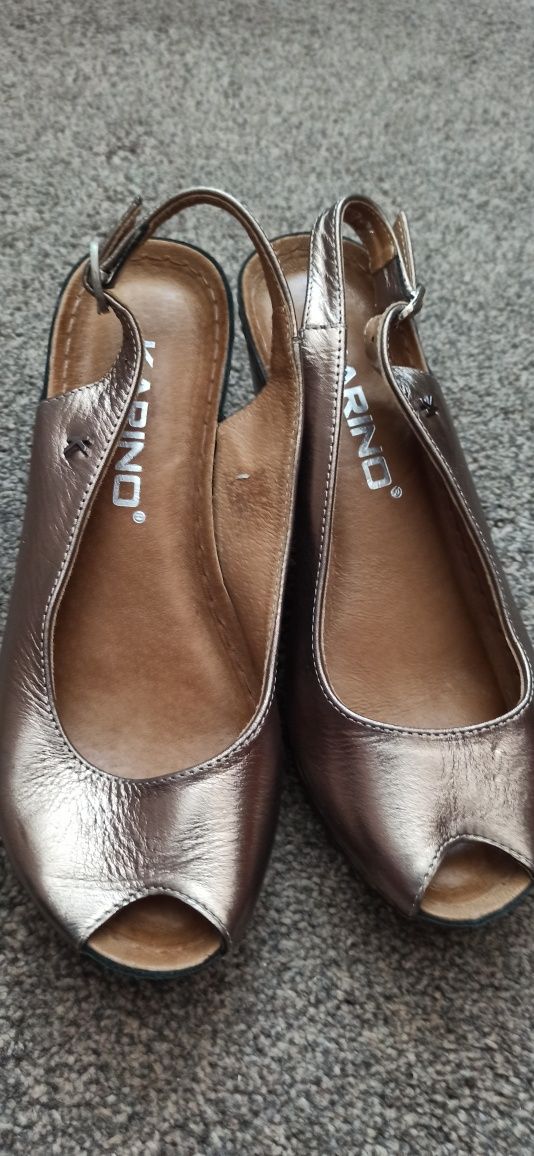 Buty złote karino