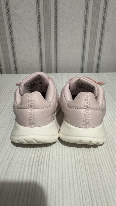 Кросівки adidas 20 розмір