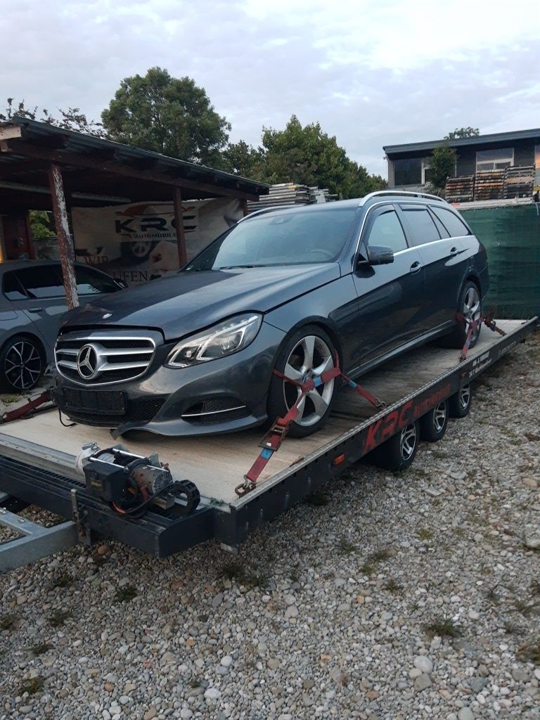 Mercedes E 220 Bluetec 135 tkm Avantgarde Biturbo 9G-tronic