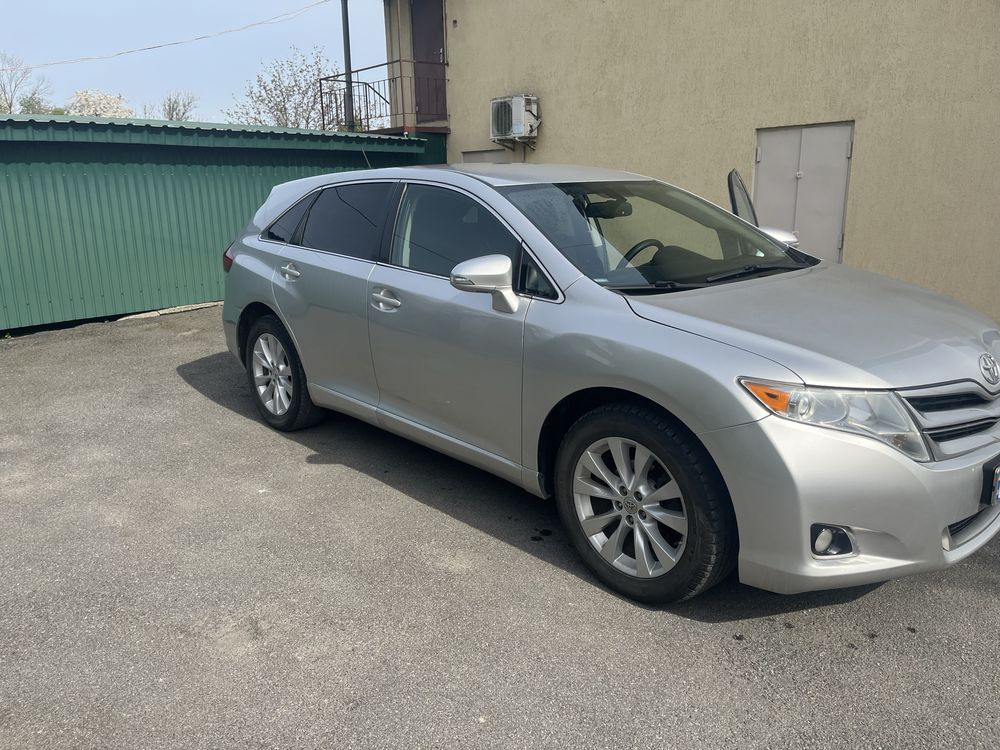 TOYOTA VENZA 2,7 продам