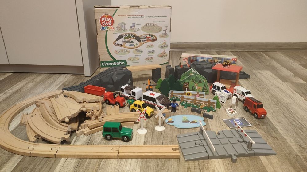 Drewniana kolejka Play tive junior + dodatkowe autka
