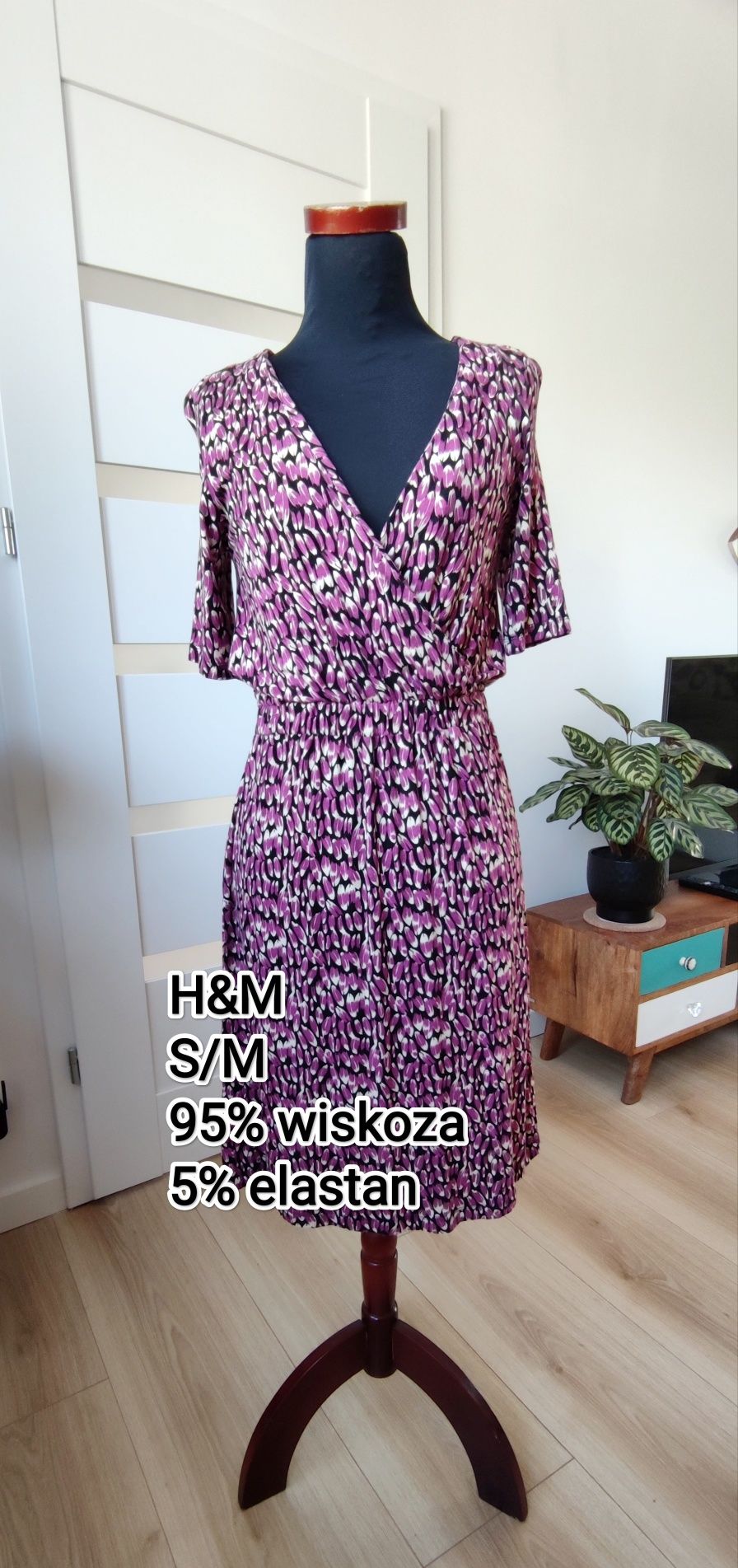 Sukienka H&M gumka w pasie dekolt kopertowy fiolet wiskoza z elastanem