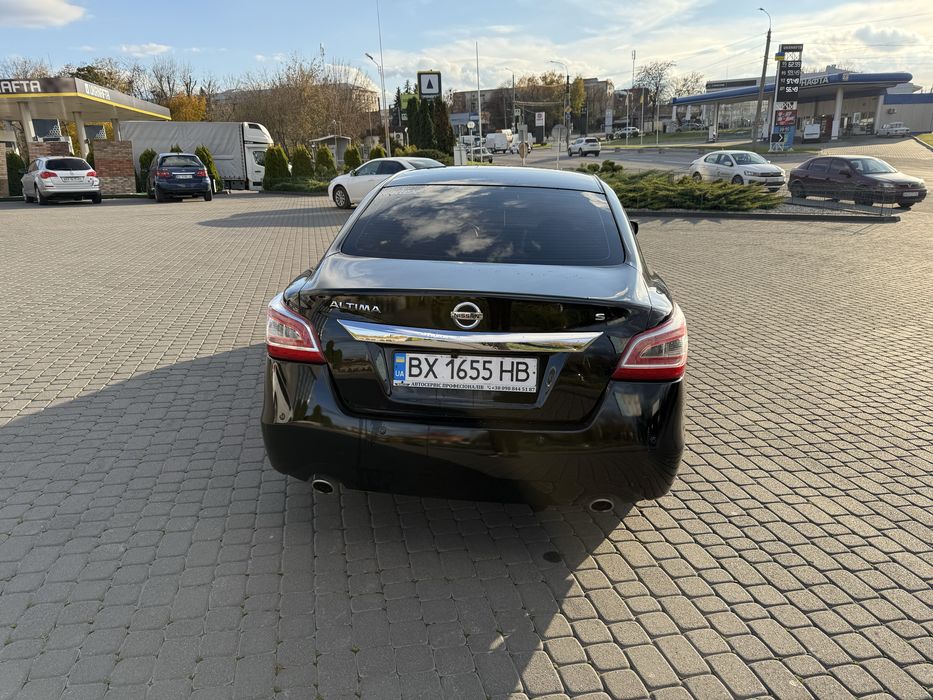 Nissan Altima 2015 2.5 бензин