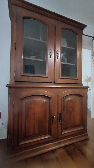 Movel de sala em madeira de castanho