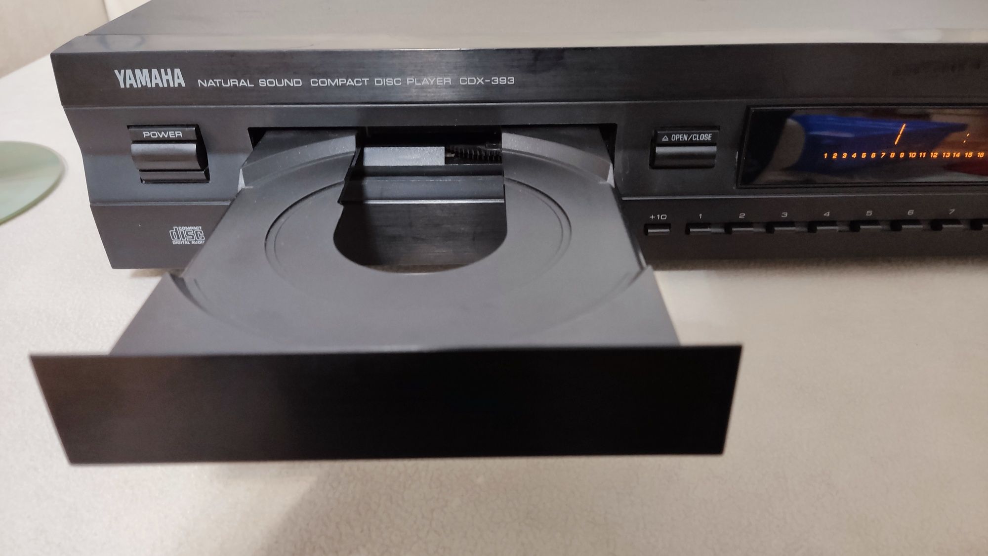 Yamaha CD. CDX-393