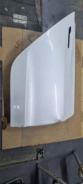 Задняя правая дверь Tesla model 3