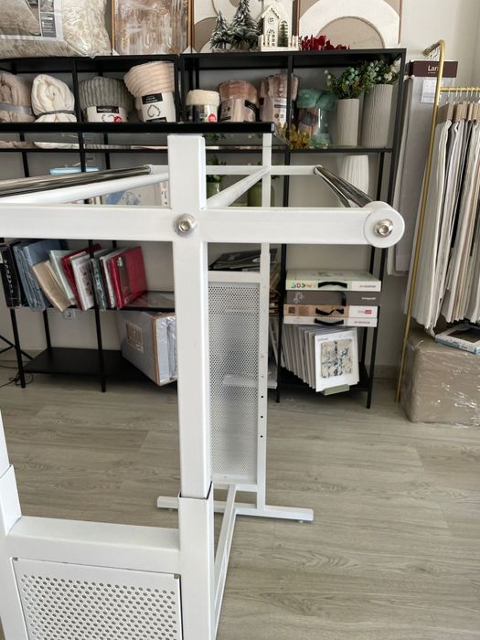 Charriot roupa  como novos