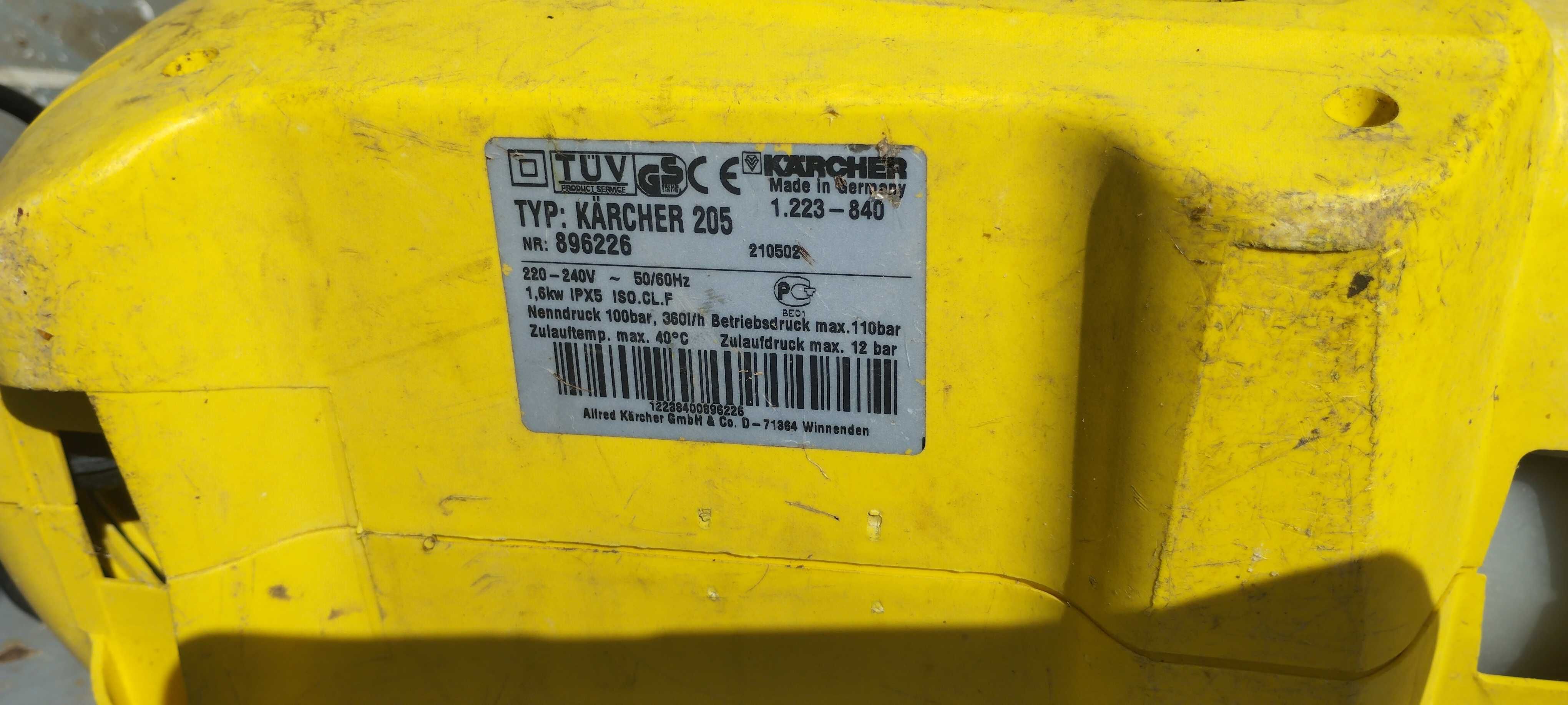 Мийка високого тиску Karcher 205 240