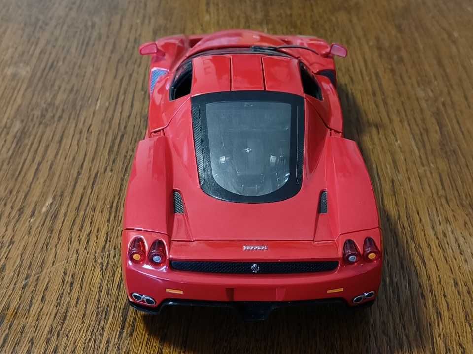 Ferrari Enzo Ferrari 1:18 Hot Wheels