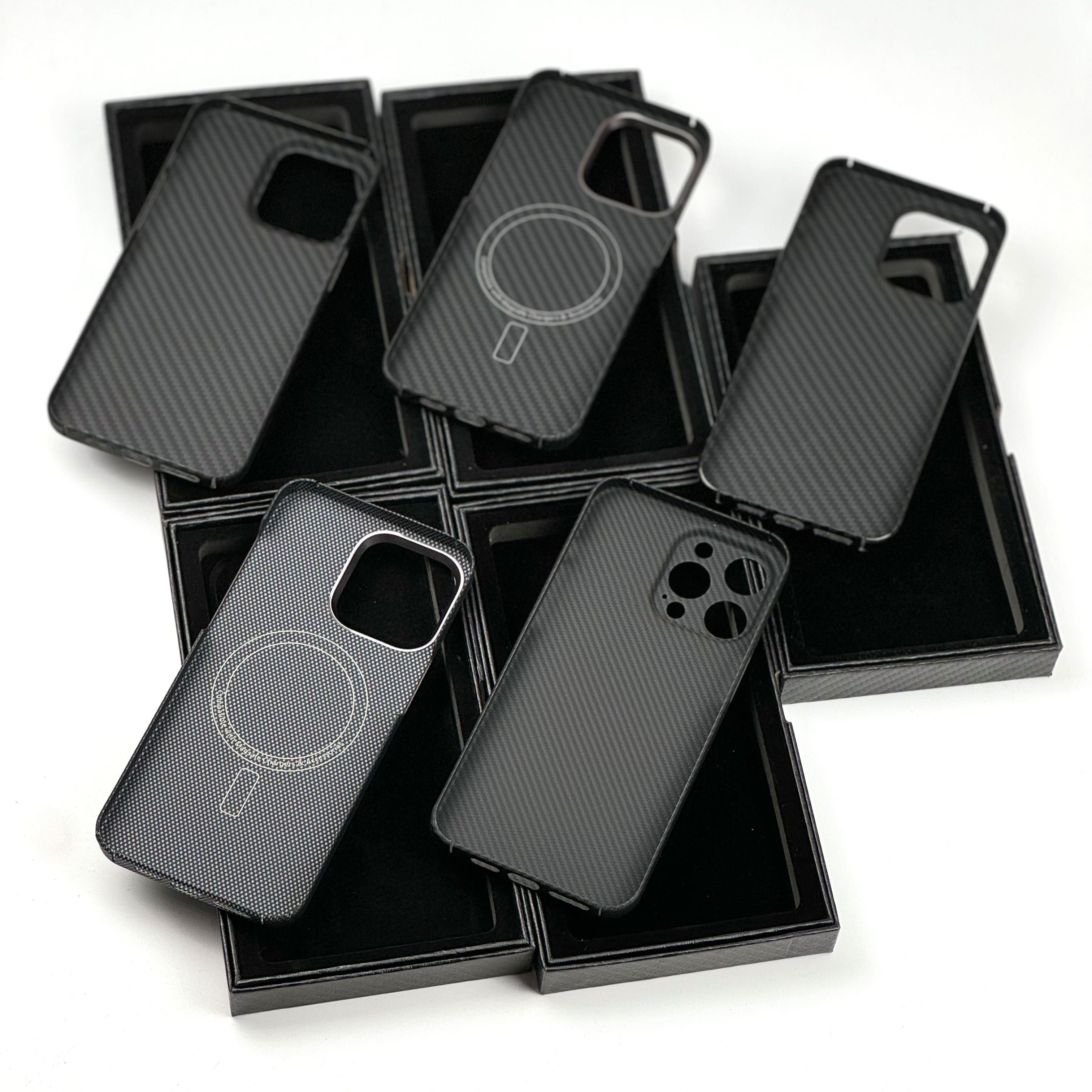 Ультратонкий карбоновый чехол iPhone 15 Pro Max