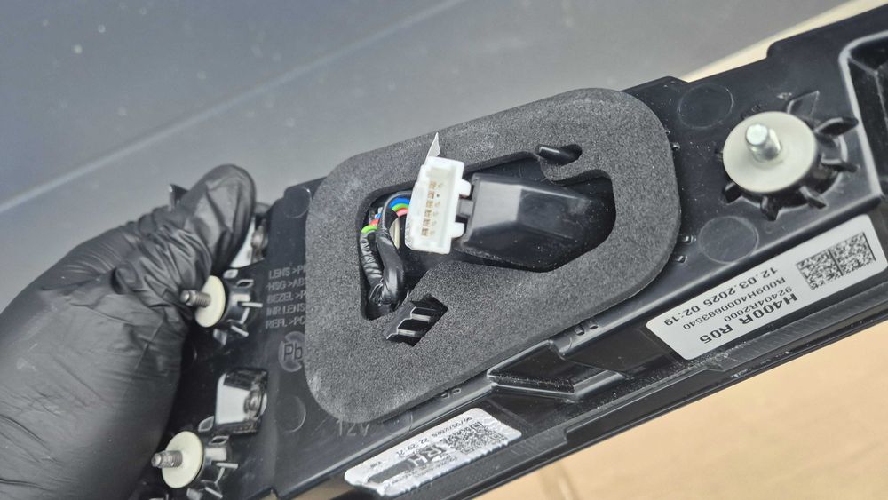 Lampa tylna LED PRAWY TYŁ w Klapę Kia Sportage V 21- OE 92404-R2000 EU