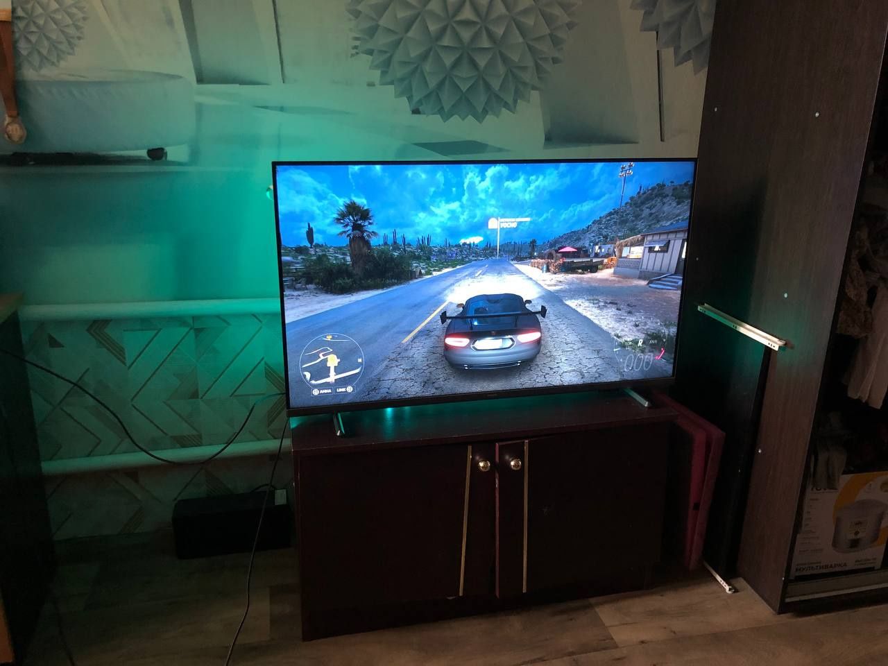 Телевізор 43 дюйми Philips 43PUS7608/12 (4K Smart TV Wi-Fi DLNA)