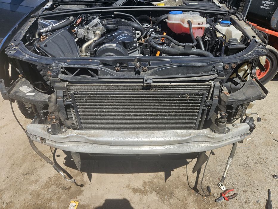 Pas przedni chlodnice belka Audi A4 B7 2.0 TDI