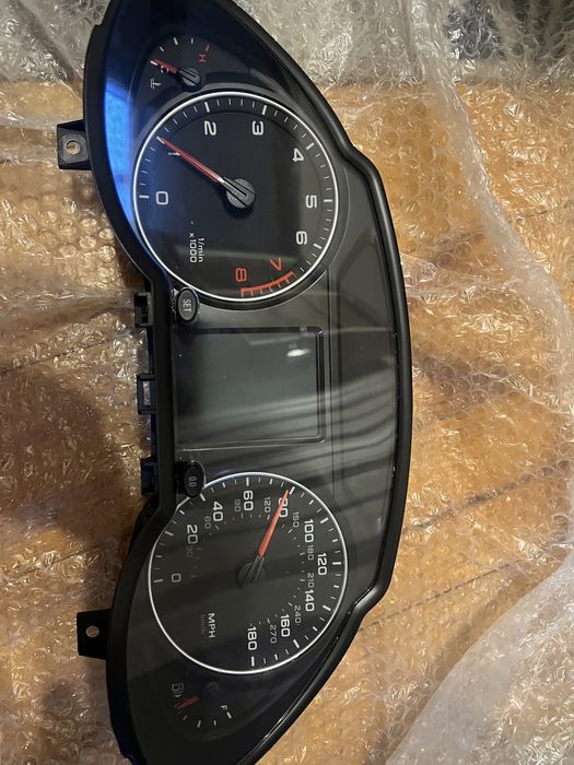 Панель приборів Ауді Q5